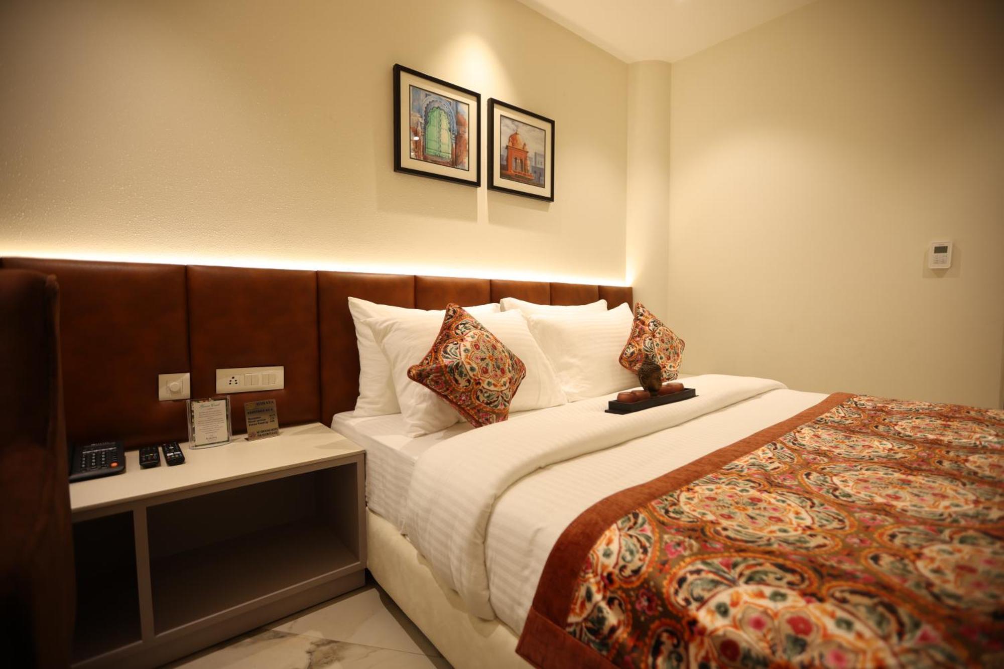 Hiraya Hotels Mohali Exterior foto