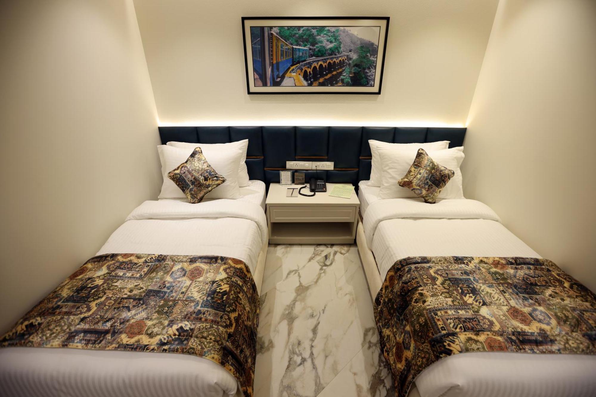 Hiraya Hotels Mohali Exterior foto