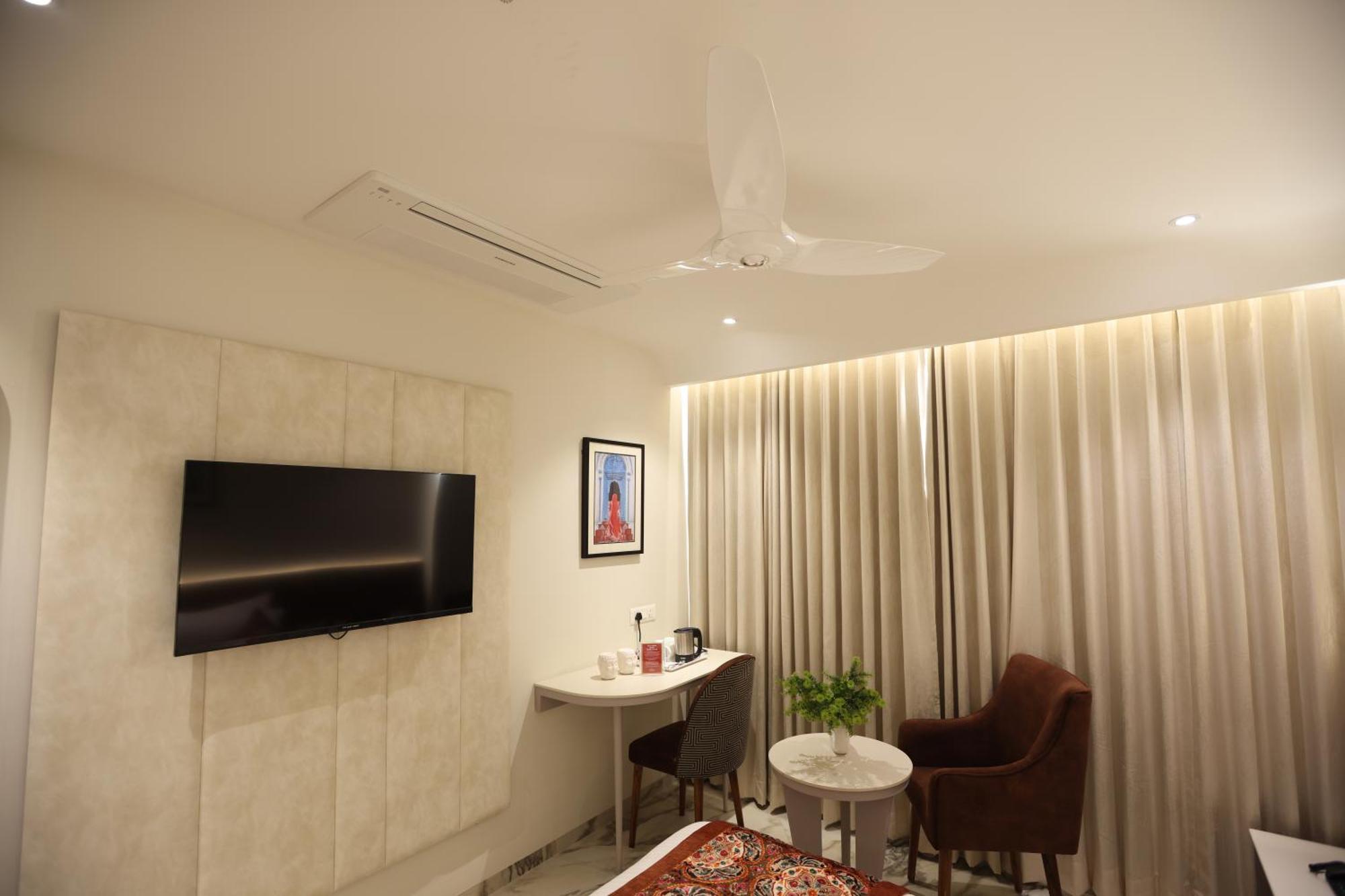 Hiraya Hotels Mohali Exterior foto