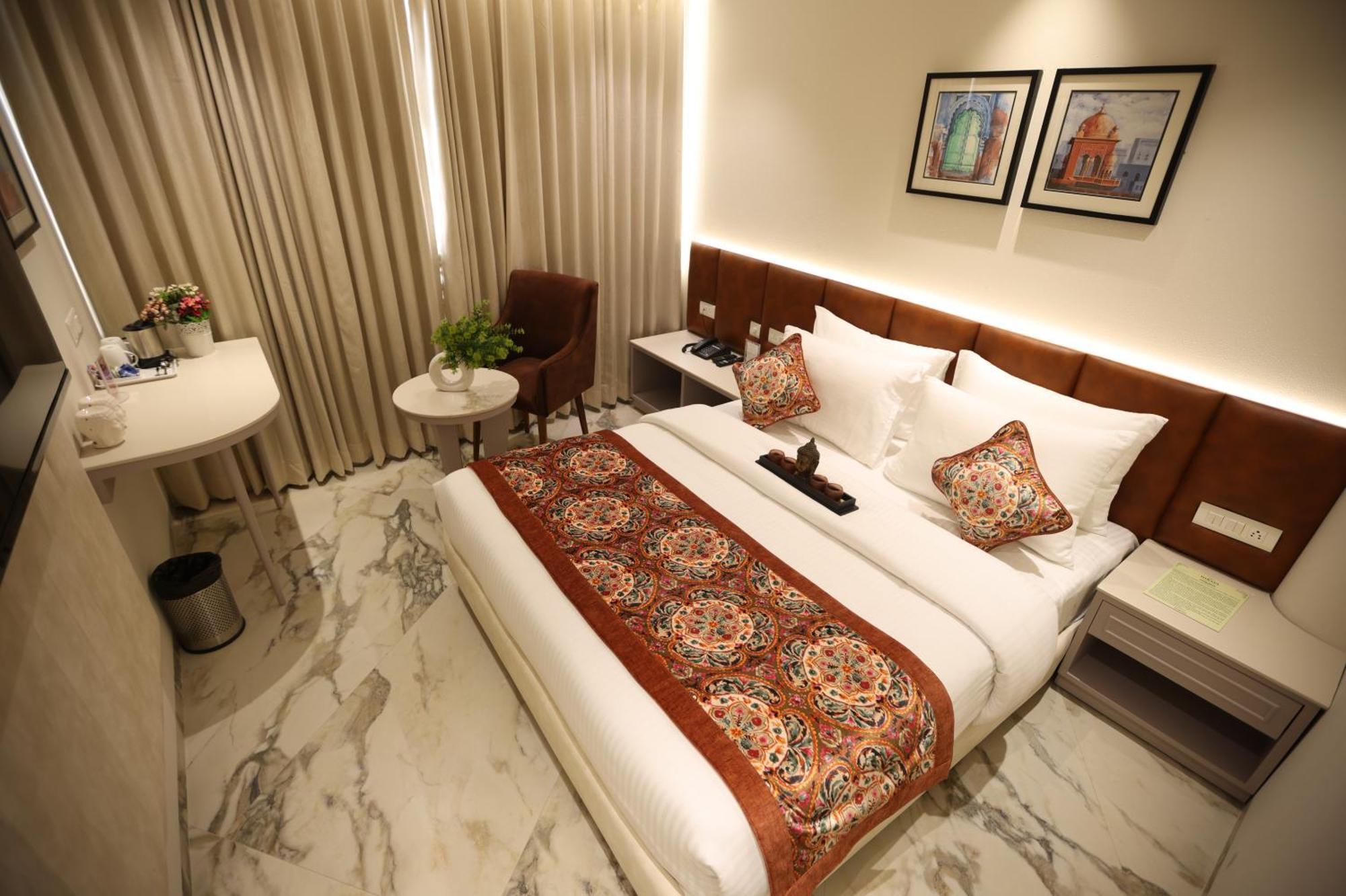 Hiraya Hotels Mohali Exterior foto